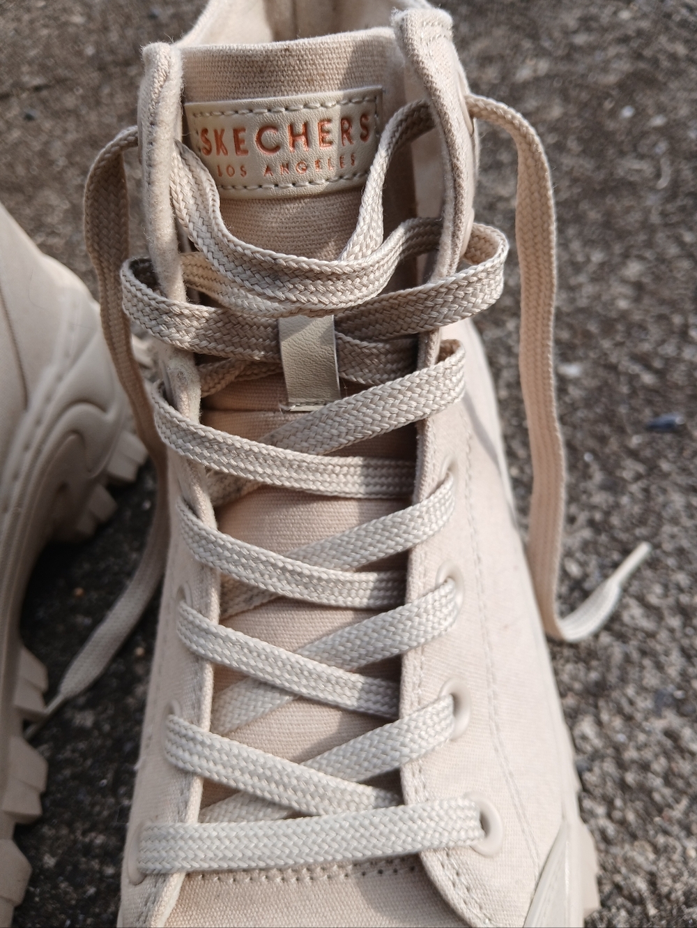 Skechers Cream Women's Size 8 Chunky Lace-Up Ankle Boots - Picture 4 of 8
